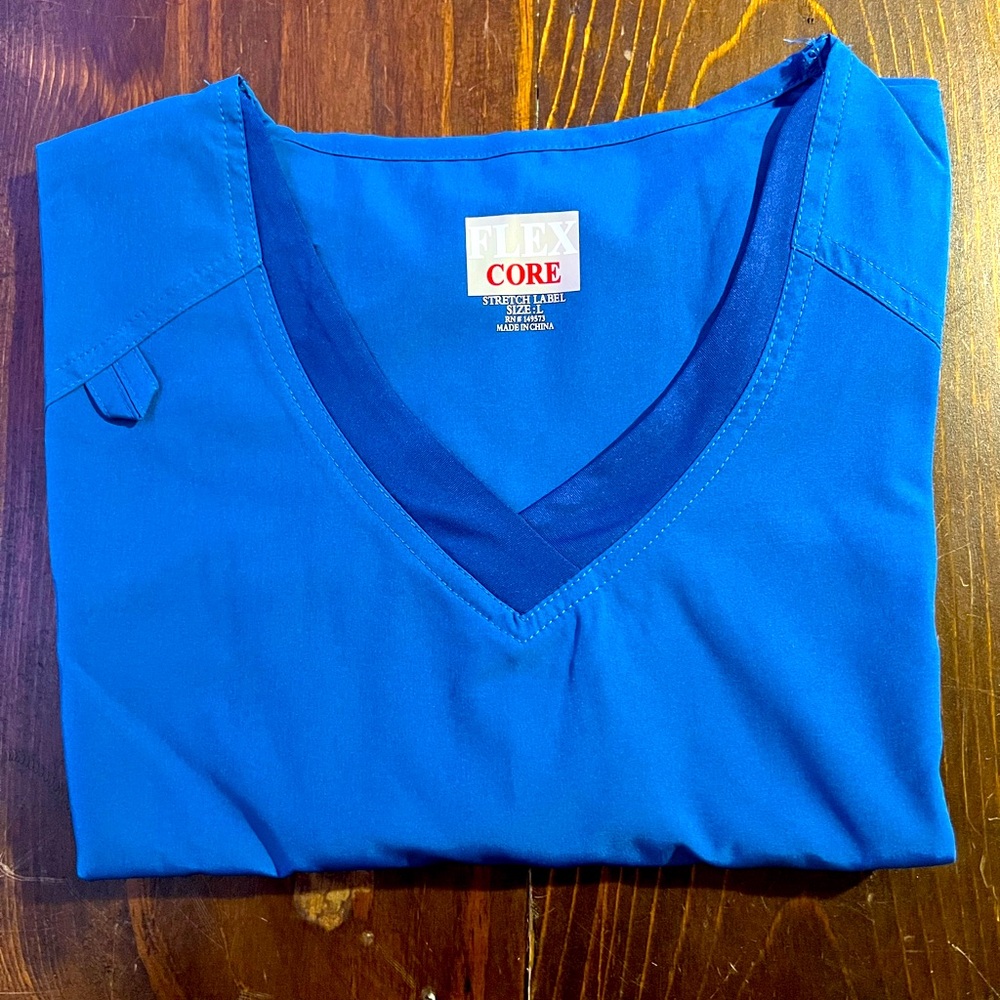 FLEX CORE SCRUB TOP